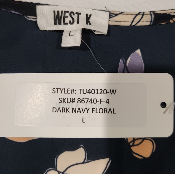 West K Dallas Side Tie Dolman Sleeve Navy Floral Wrap Blouse. NWT. Size Large. - Picture 4 of 9